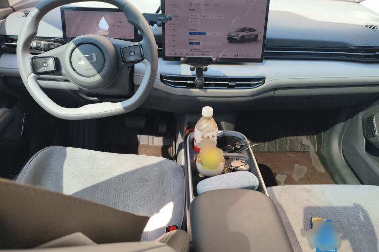 Used Bestune Yueyi 03 2025 565km Enjoy Edition Center Console
