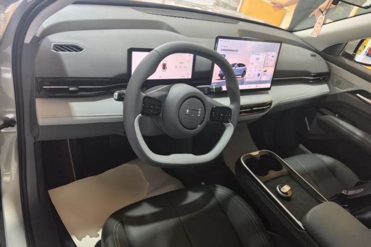 Used Bestune Yueyi 03 2025 565km Enjoy Edition Center Console