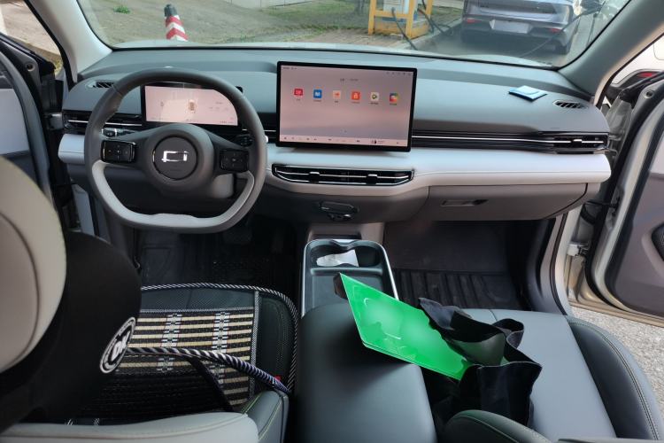 Used Bestune Yueyi 03 2025 565km Enjoy Edition Center Console