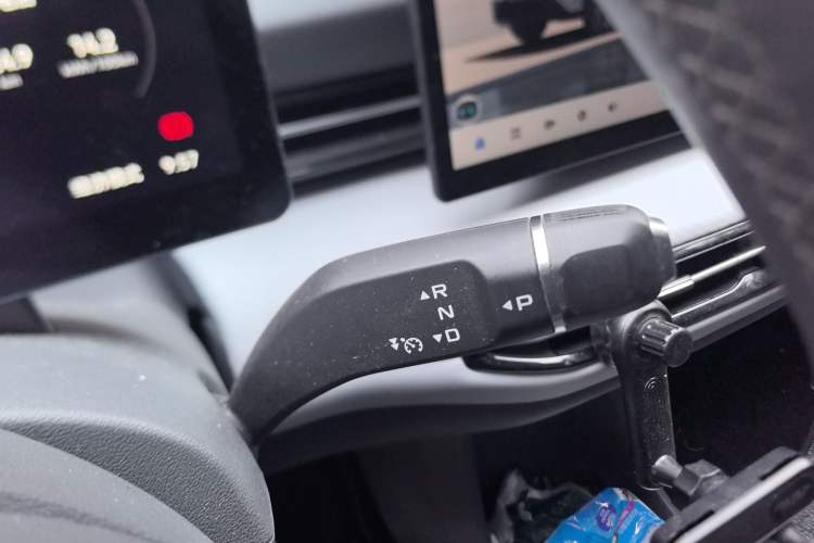 Used Bestune Yueyi 03 2025 565km Comfort Edition Gear Lever