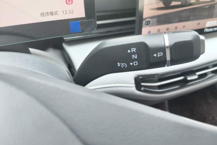Used Bestune Yueyi 03 2025 445km Joyful Edition Gear Lever
