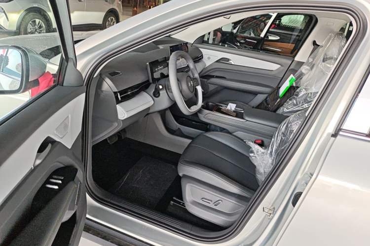 Used Bestune Yueyi 03 2025 565km Enjoy Edition Interior 3