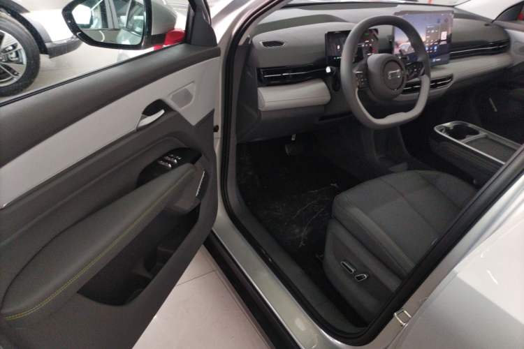 Used Bestune Yueyi 03 2025 565km Enjoy Edition Interior 3