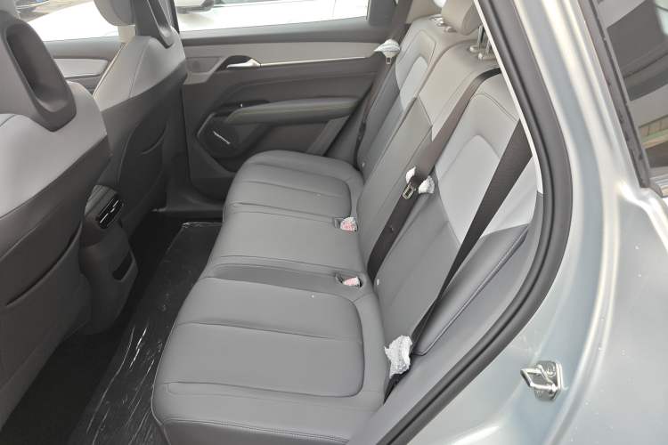 Used Bestune Yueyi 03 2025 445km Joyful Edition Interior 4