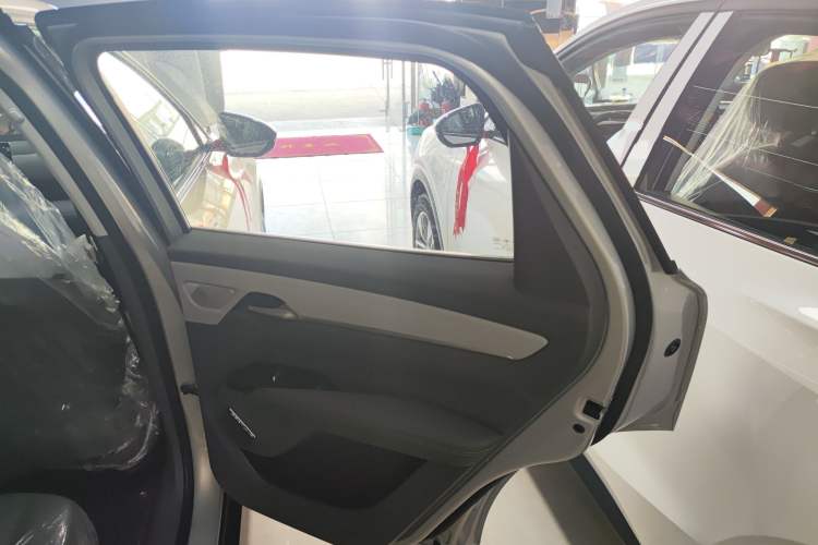 Used Bestune Yueyi 03 2025 565km Enjoy Edition Interior 6