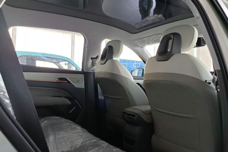 Used Bestune Yueyi 03 2025 445km Joyful Edition Interior 8