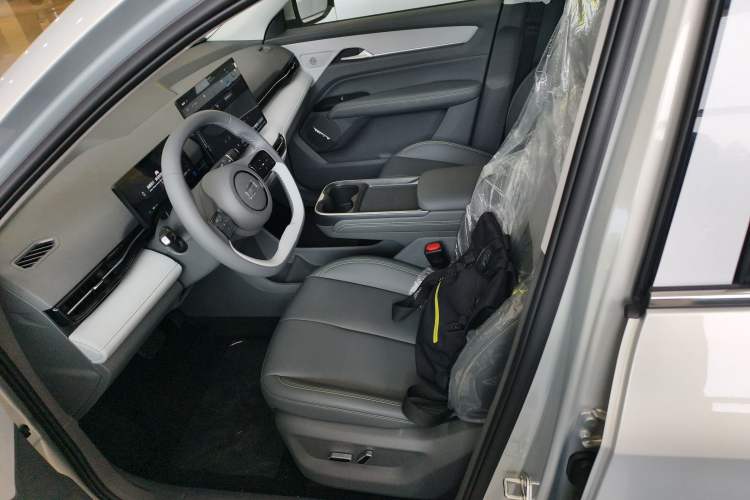 Used Bestune Yueyi 03 2025 445km Joyful Edition Left Front Seat