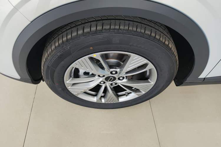 Used Bestune Yueyi 03 2025 565km Enjoy Edition Left Front Wheel Hub