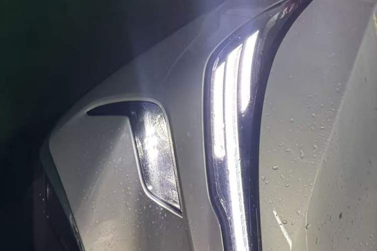 Used Bestune Yueyi 03 2025 565km Enjoy Edition Right Front Headlight
