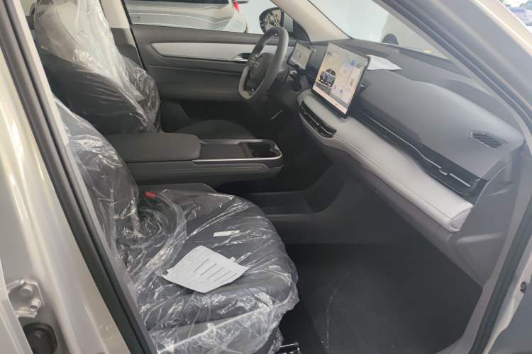 Used Bestune Yueyi 03 2025 565km Enjoy Edition Right Front Seat