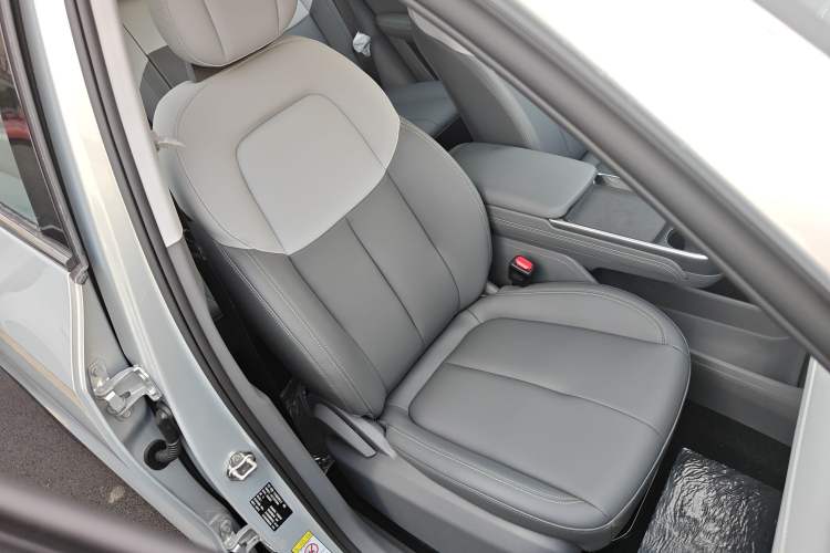 Used Bestune Yueyi 03 2025 445km Joyful Edition Right Front Seat