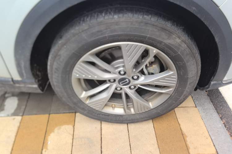 Used Bestune Yueyi 03 2025 565km Comfort Edition Right Front Wheel Hub