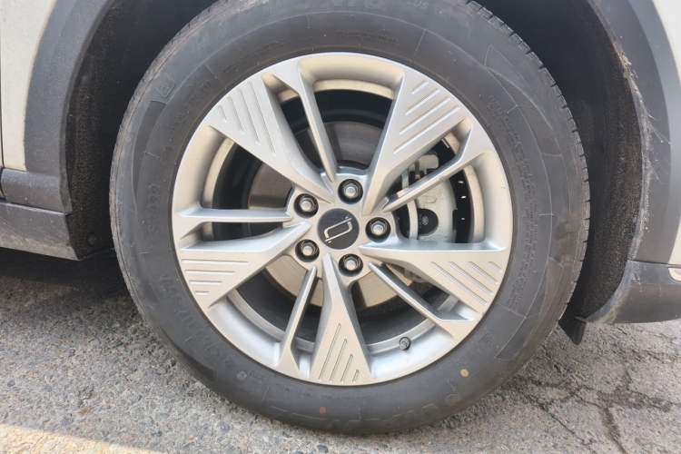 Used Bestune Yueyi 03 2025 445km Joyful Edition Right Front Wheel Hub