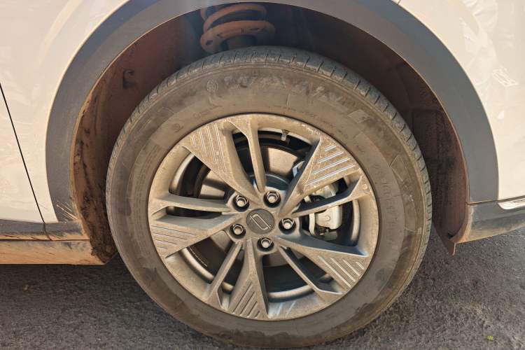 Used Bestune Yueyi 03 2025 565km Enjoy Edition Right Front Wheel Hub