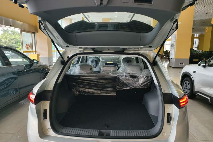 Used Bestune Yueyi 03 2025 445km Joyful Edition Trunk