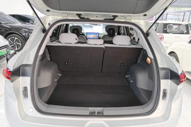 Used Bestune Yueyi 03 2025 565km Enjoy Edition Trunk