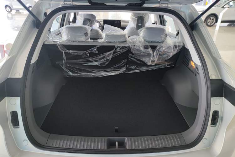 Used Bestune Yueyi 03 2025 565km Enjoy Edition Trunk