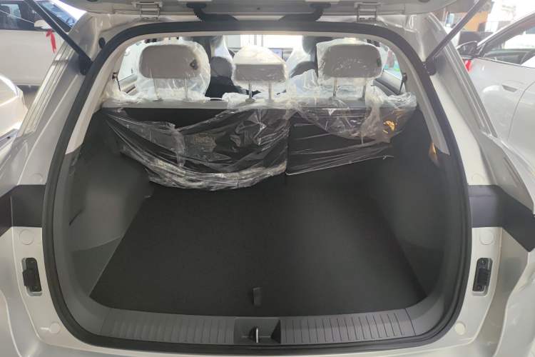 Used Bestune Yueyi 03 2025 565km Enjoy Edition Trunk