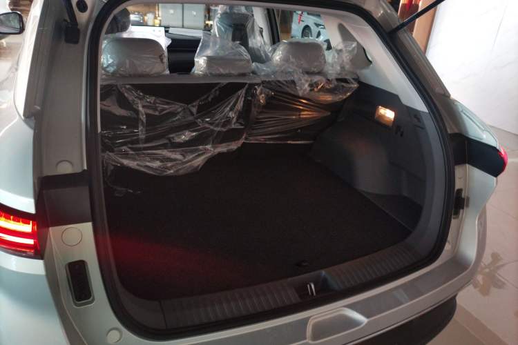 Used Bestune Yueyi 03 2025 565km Enjoy Edition Trunk