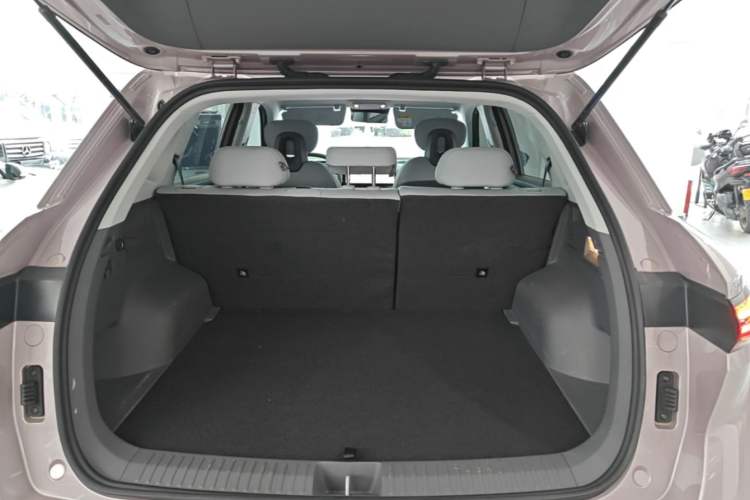 Used Bestune Yueyi 03 2025 445km Joyful Edition Trunk