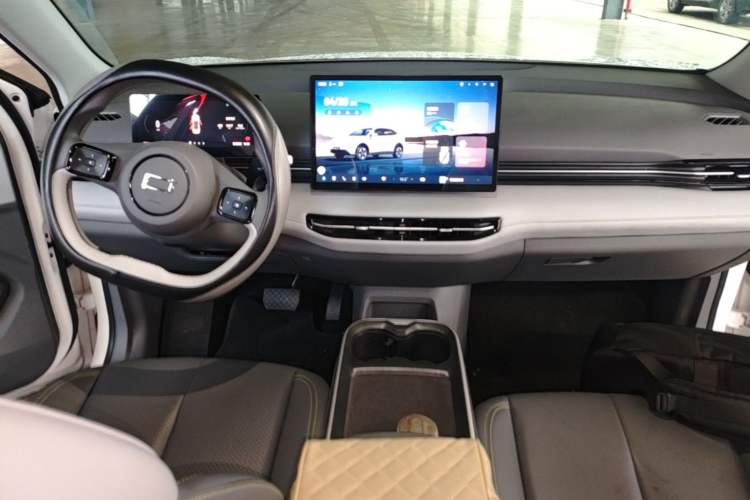 Used Bestune Yueyi 03 2025 445km Joyful Edition Center Console