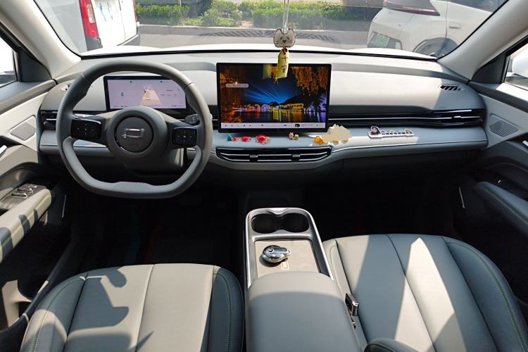 Used Bestune Yueyi 03 2025 565km Enjoy Edition Center Console
