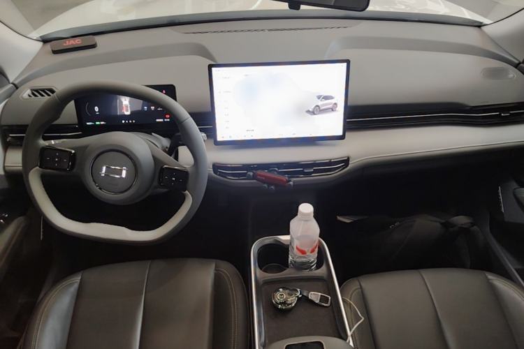 Used Bestune Yueyi 03 2025 565km Enjoy Edition Center Console