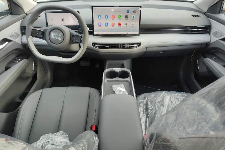Used Bestune Yueyi 03 2025 445km Joyful Edition Center Console