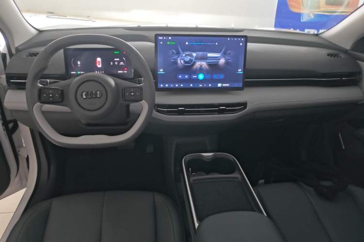 Used Bestune Yueyi 03 2025 445km Joyful Edition Center Console
