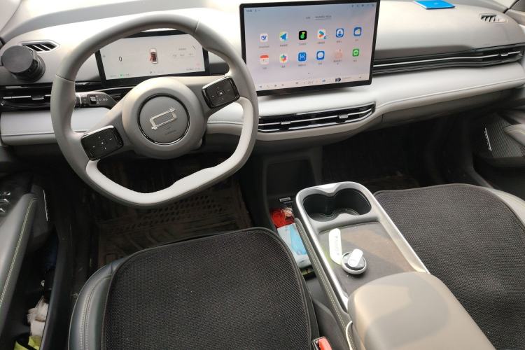 Used Bestune Yueyi 03 2025 565km Enjoy Edition Center Console
