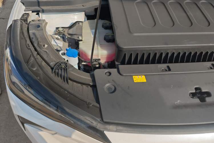 Used Bestune Yueyi 03 2025 445km Joyful Edition Engine Bay Right