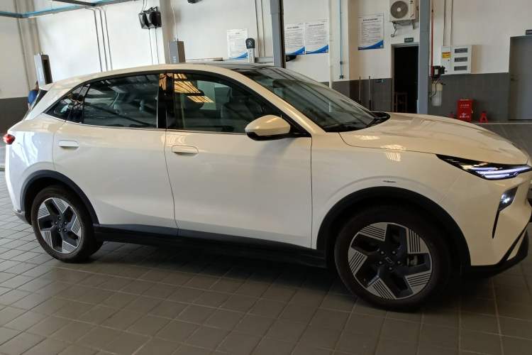 Used Bestune Yueyi 03 2025 565km Premium Edition Exterior 1