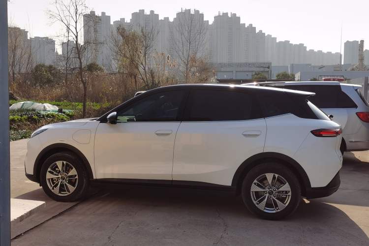 Used Bestune Yueyi 03 2025 445km Joyful Edition Exterior 3