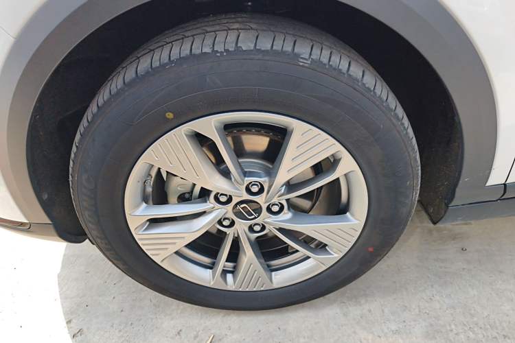 Used Bestune Yueyi 03 2025 565km Enjoy Edition Exterior 4