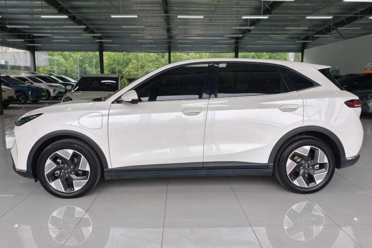 Used Bestune Yueyi 03 2025 565km Premium Edition Exterior 6