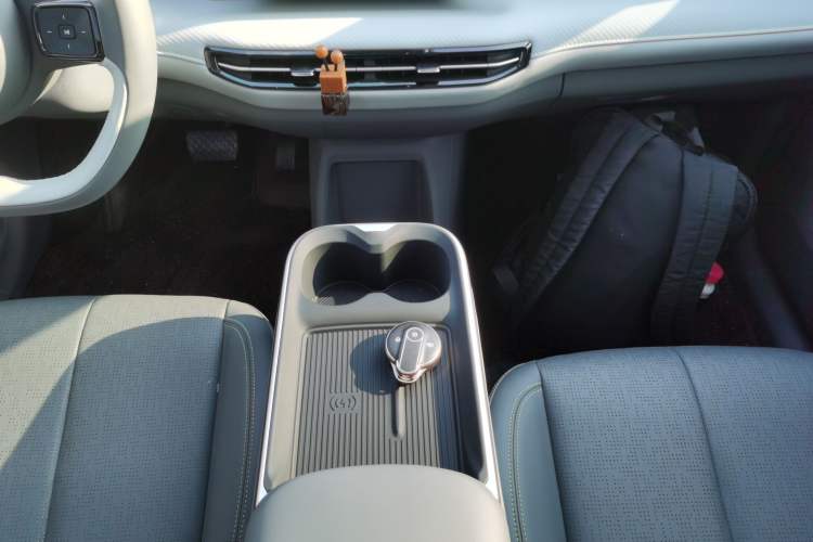 Used Bestune Yueyi 03 2025 445km Joyful Edition Gear Lever