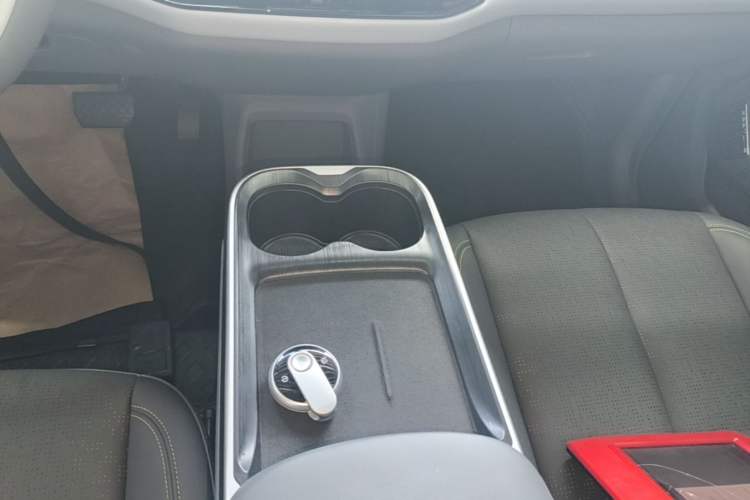 Used Bestune Yueyi 03 2025 565km Premium Edition Gear Lever