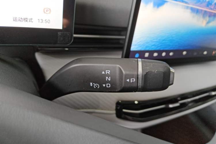 Used Bestune Yueyi 03 2025 565km Premium Edition Gear Lever