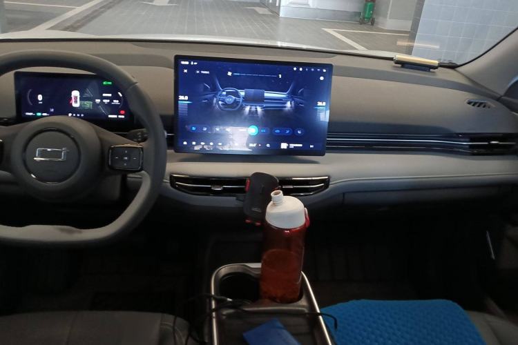 Used Bestune Yueyi 03 2025 565km Premium Edition Interior 1