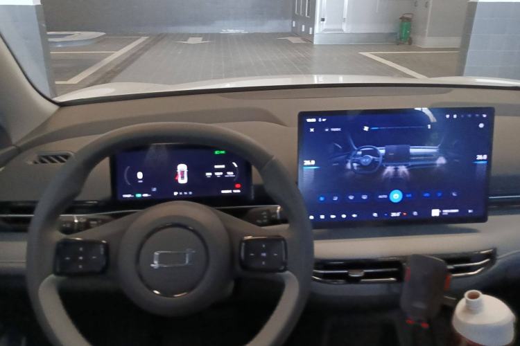 Used Bestune Yueyi 03 2025 565km Premium Edition Interior 2