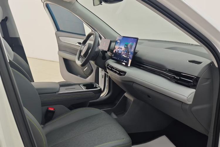 Used Bestune Yueyi 03 2025 445km Joyful Edition Interior 3