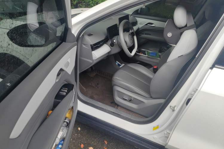 Used Bestune Yueyi 03 2025 565km Enjoy Edition Interior 3