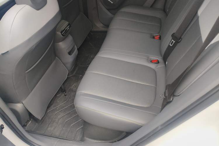 Used Bestune Yueyi 03 2025 445km Joyful Edition Interior 4