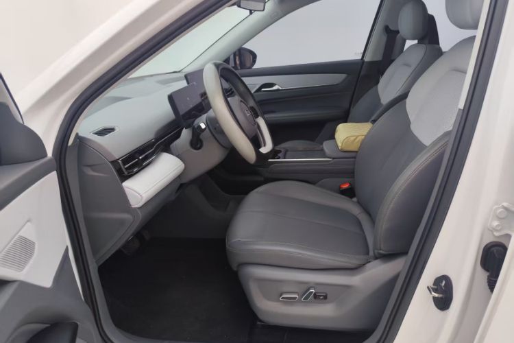 Used Bestune Yueyi 03 2025 445km Joyful Edition Interior 4