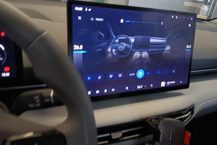 Used Bestune Yueyi 03 2025 565km Premium Edition Interior 4