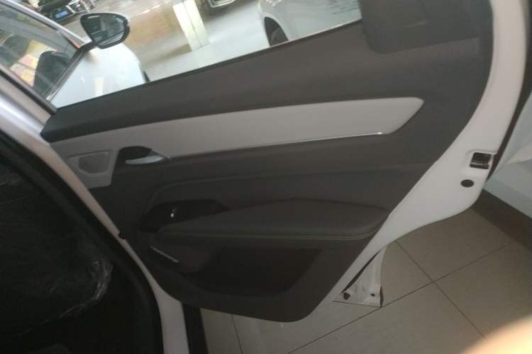 Used Bestune Yueyi 03 2025 565km Premium Edition Interior 6