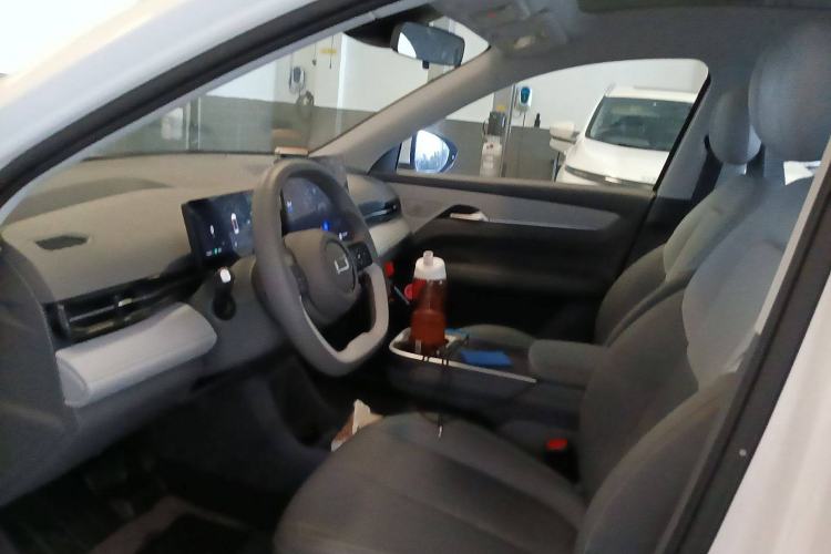 Used Bestune Yueyi 03 2025 565km Premium Edition Interior 7