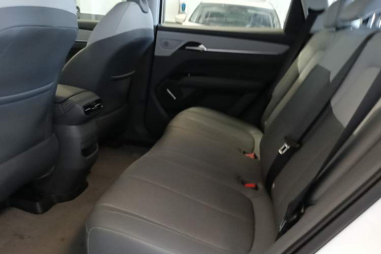 Used Bestune Yueyi 03 2025 565km Premium Edition Interior 8