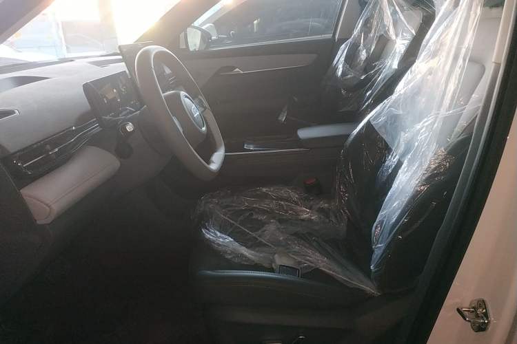 Used Bestune Yueyi 03 2025 565km Premium Edition Left Front Seat