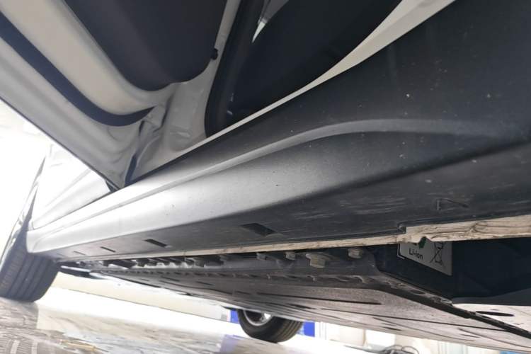 Used Bestune Yueyi 03 2025 445km Joyful Edition Left Side Sill